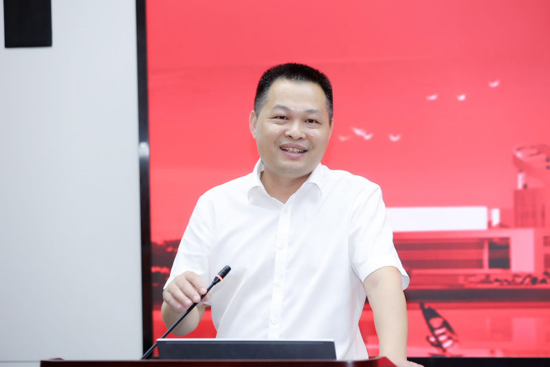 1739263007982918mkIj.jpg Vsport体育首期“东方俊才”中层管理干部培训班正式开班 王正甲.jpg