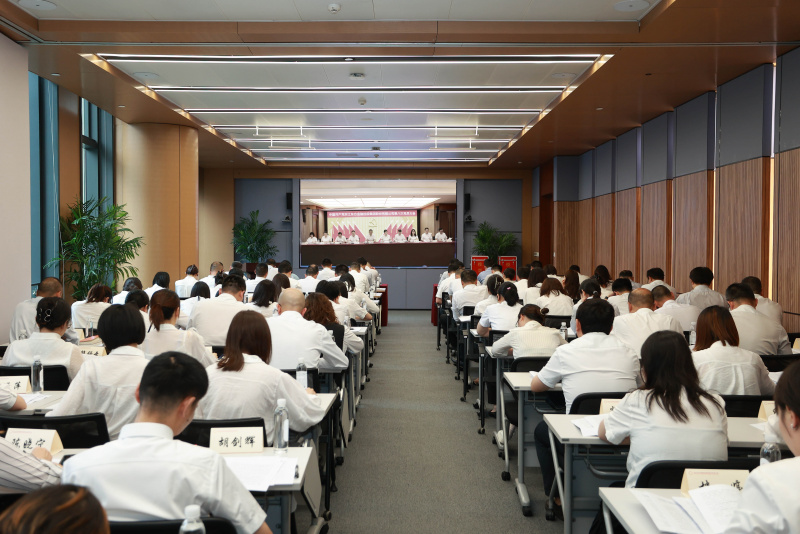 1739437033253844RNna.jpg Vsport体育第八次党员大会 中韩人寿分会场.jpg