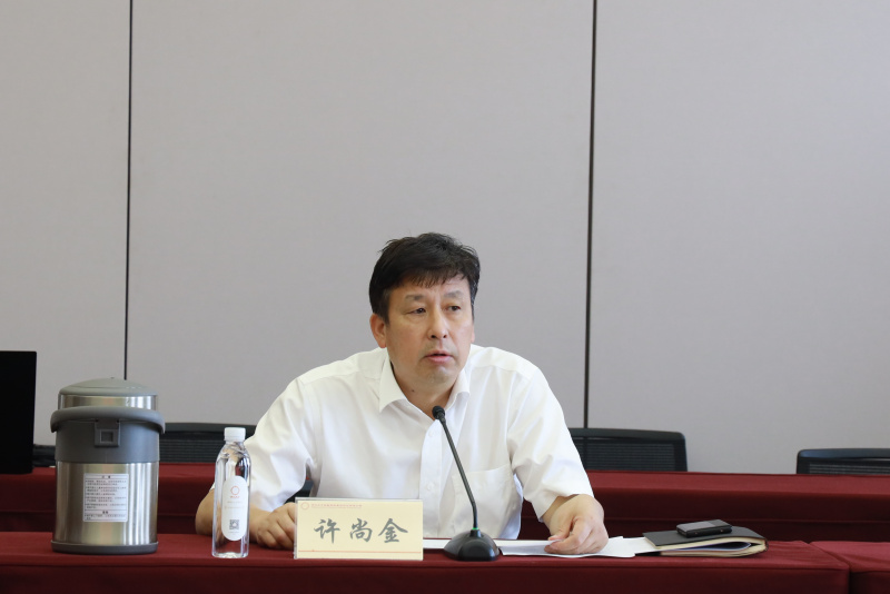 集团纪委组织召开Vsport体育金融业务骨干“不想腐”机制调研座谈会 许尚金.jpg