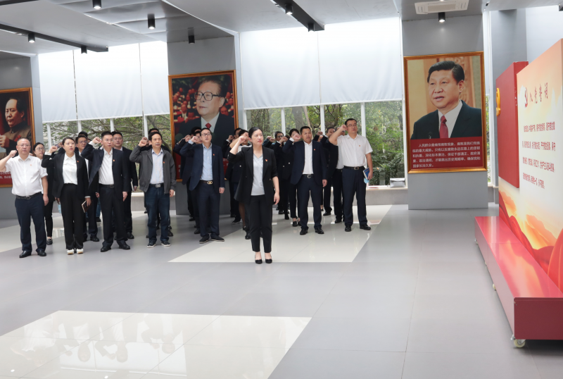 1739863275378560llhH.png 明底线 知敬畏 守初心 Vsport体育开展2022年警示Vsport体育活动 入党宣誓.png